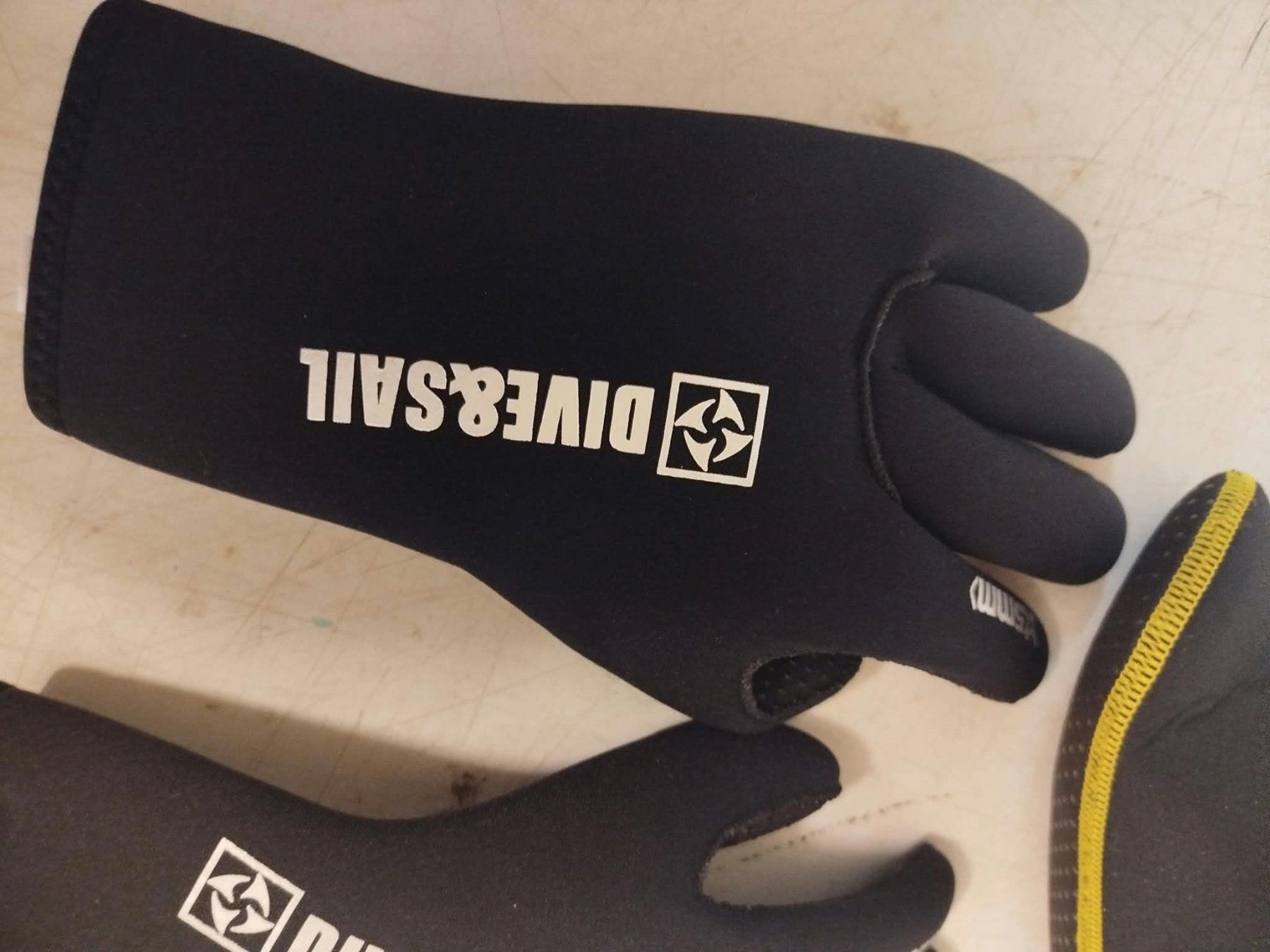 Combinaisons de plongée: Chaussettes et gants de plongée – D'occasion à La Chaux-de-Fonds par Emmaus2300CDF 5
