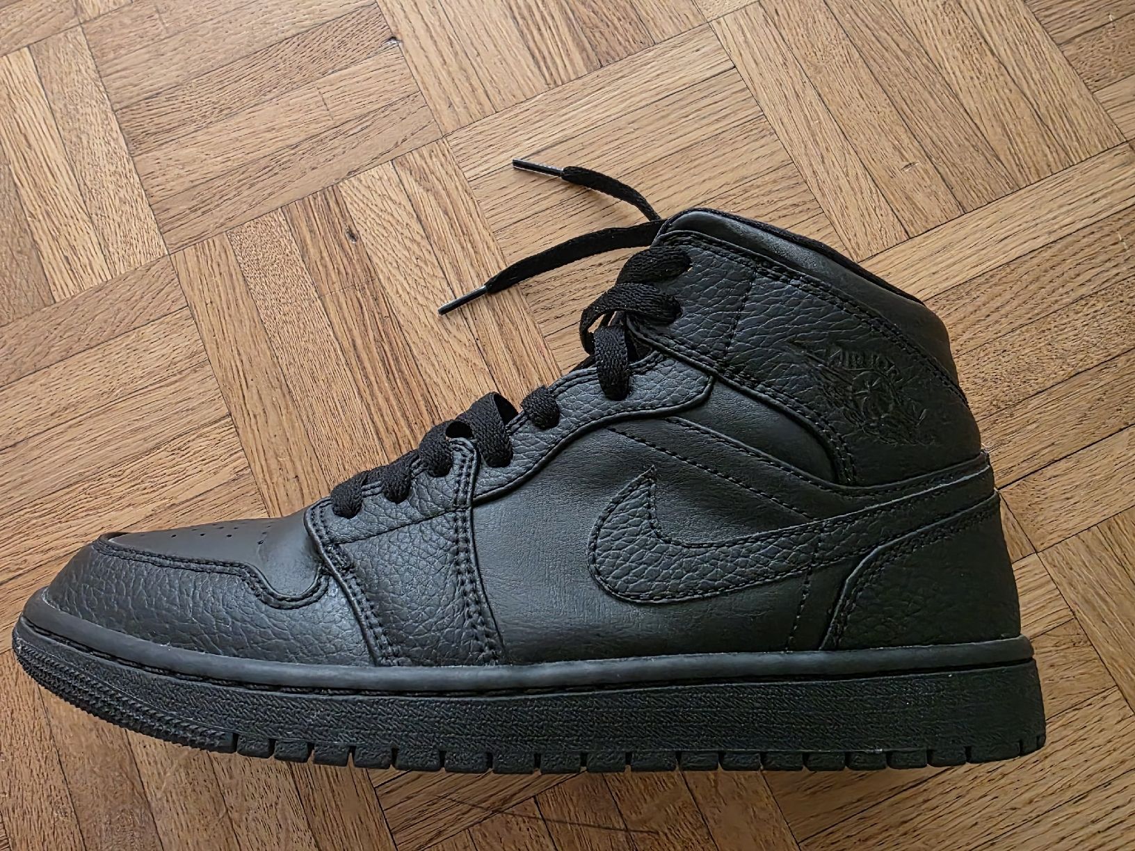 Herrenschuhe: jordan 1Mid – Neu (gemäss Beschreibung) aus Neuchâtel von hbenfrh 1