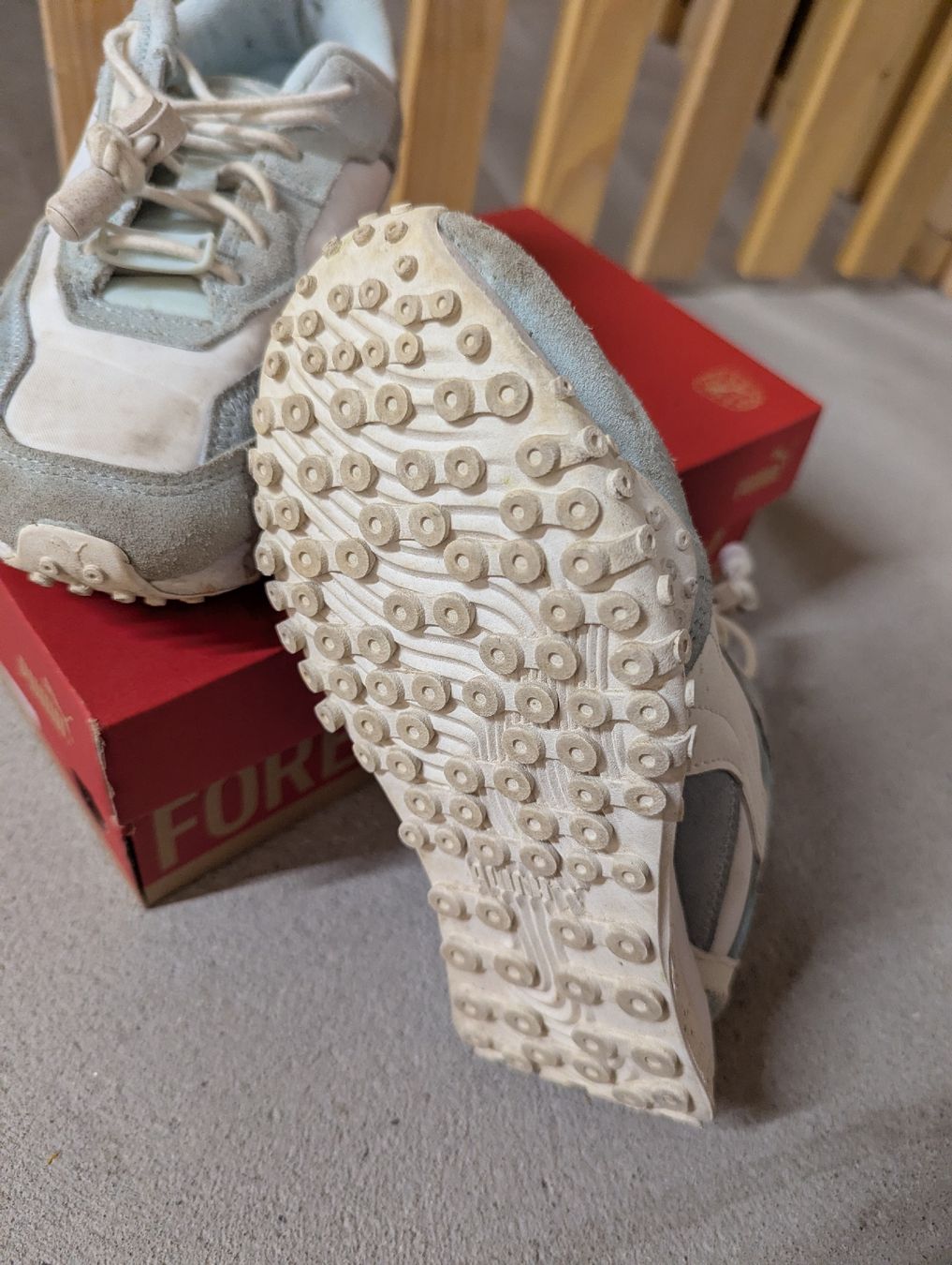 Puma Schuhe für Jungen: Baskets Puma blanches et grises, taille 35.5, bon état – Gebraucht aus Zürich von raulaenya 1