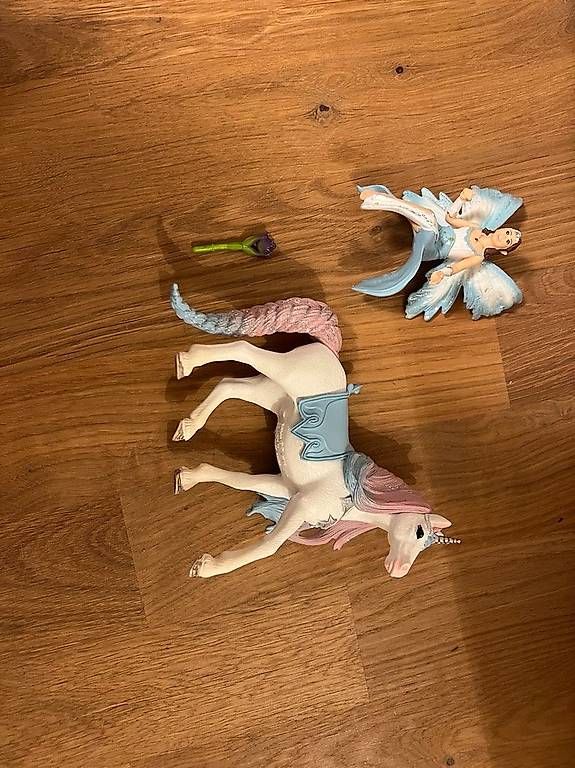 Jouets: Schleich Fee mit Pferd – D'occasion à Hünenberg See par Dowjones 2