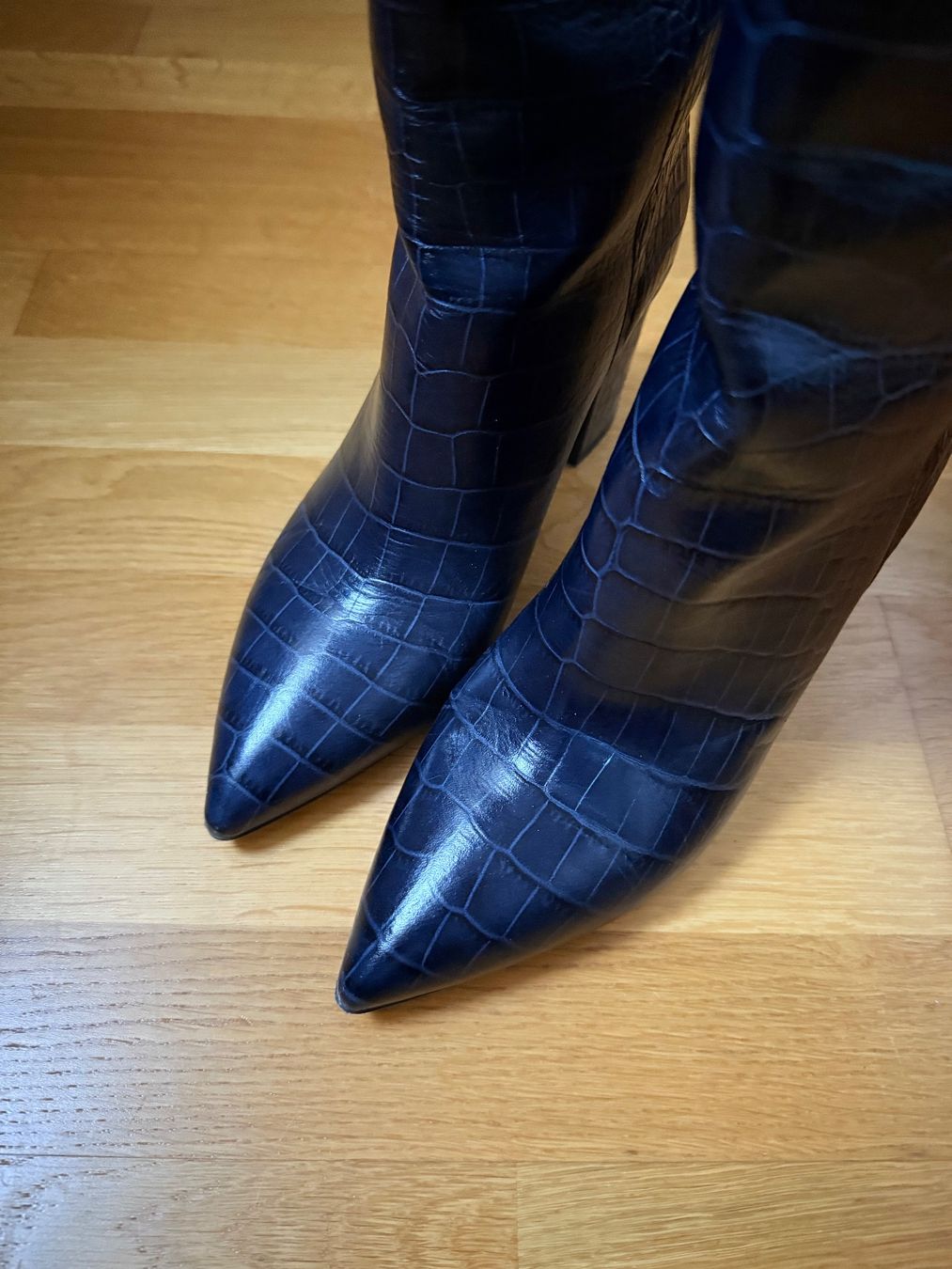 Chaussures femmes: Damen Stiefel, Kroko Optik, Gr. 38.5 – D'occasion à Zürich par ifi_zp8b 1