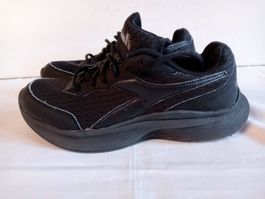Diadora Sneaker Grösse 40 Schwarz Guter Zustand sehr leicht