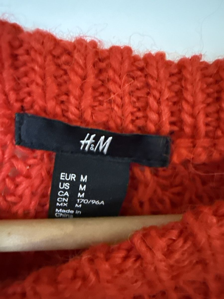 H&M Pullover & Sweatshirts: Pull rouge hiver H&M taille mi-courte – Neu (gemäss Beschreibung) aus Crassier von GGblue23515 2