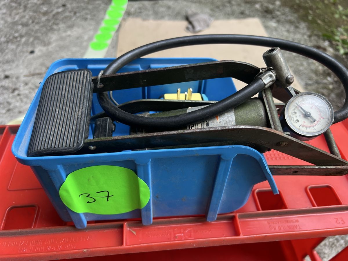 Pompe & Parti di ricambio: Fusspumpe und Weltreise Adapter – Usato da Neuenhof venduto da Willi111 3