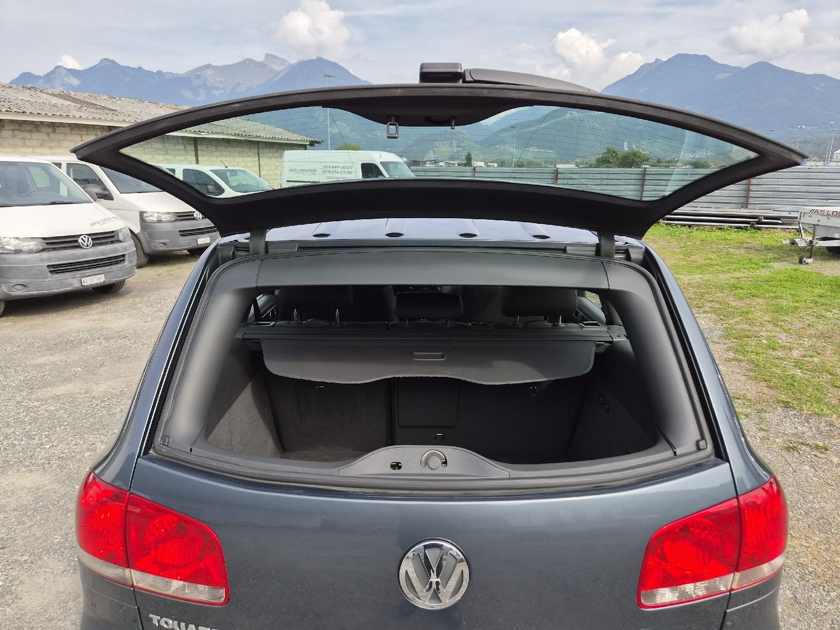 VW Automobili: VW Touareg V6 3.2 Essence – Usato da Montreux venduto da PremerlServices 8