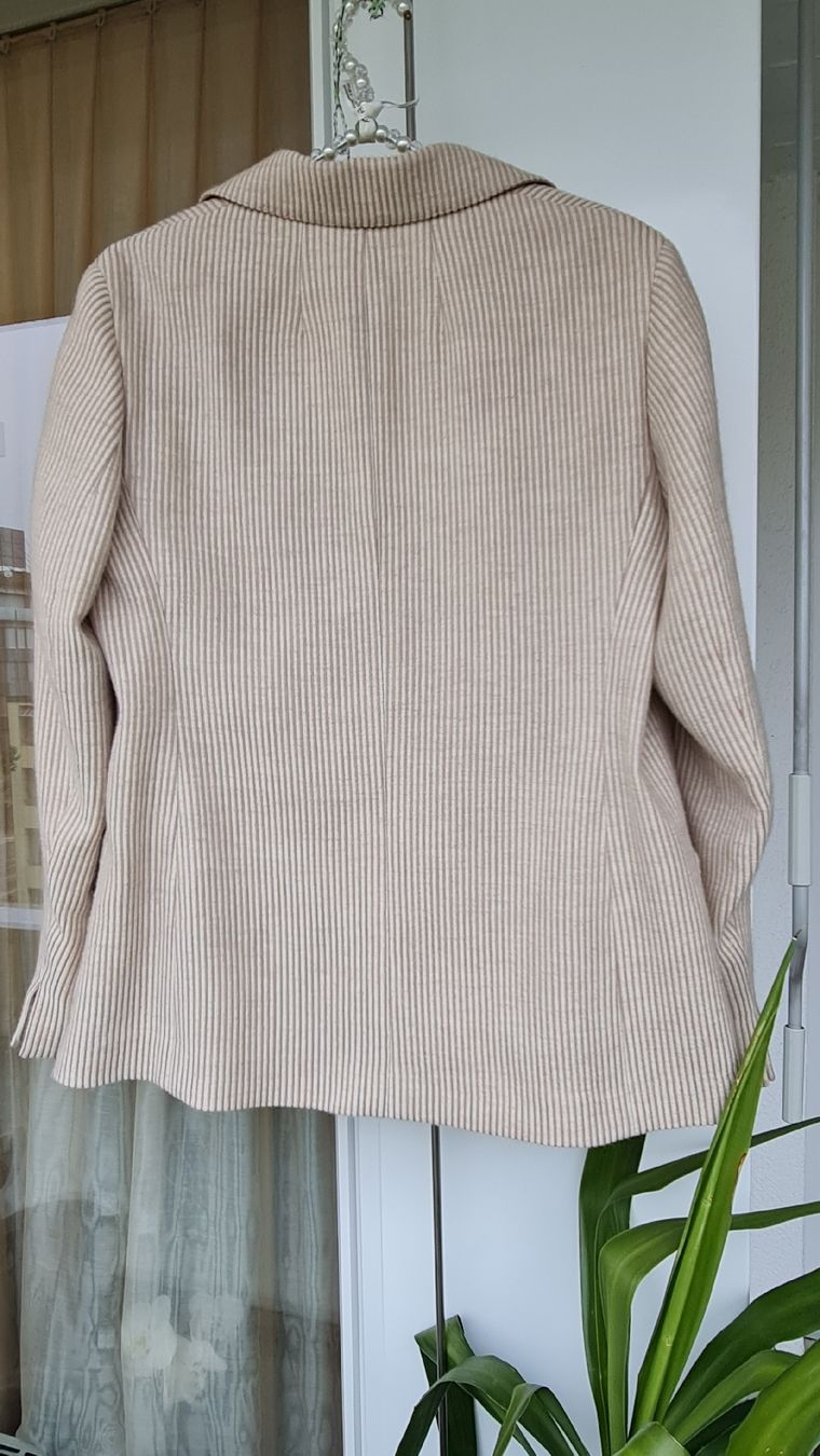 Akris Jacken: Akris Blazer 100% Kaschmir, Grösse 42 – Gebraucht aus Zürich von Olala_ 2