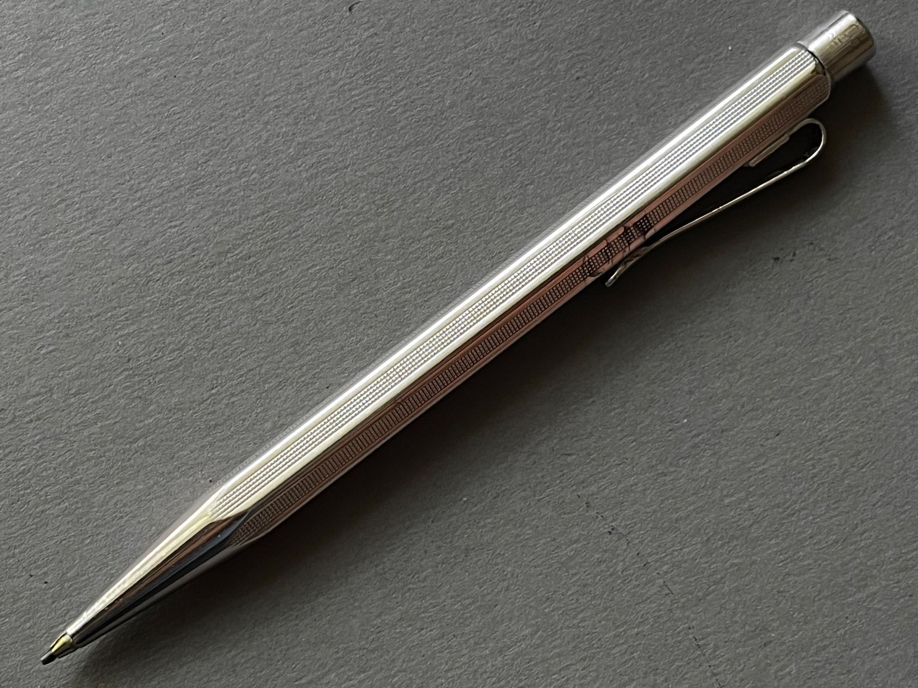 Caran D'Ache Stifte & Marker: Caran d’Ache Ecridor Minenhalter "Pavé" versilbert cr – Gebraucht aus Zürich von FV.vintage 1
