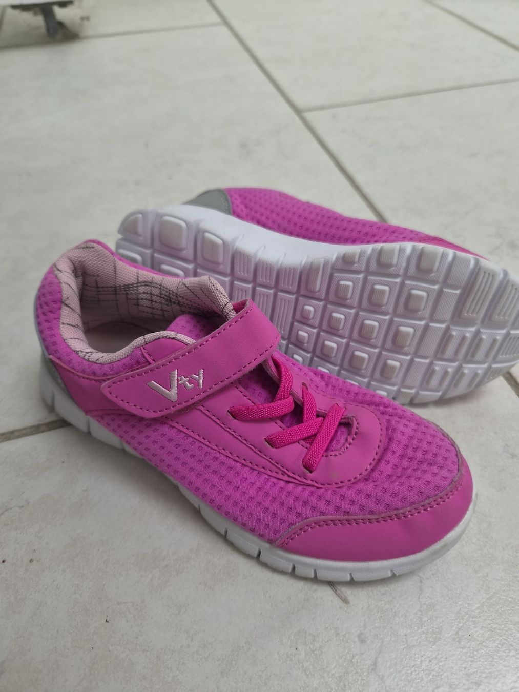 Scarpe per ragazze: Turnschuhe Gr. 32 – Usato da Münsingen venduto da lishalina
