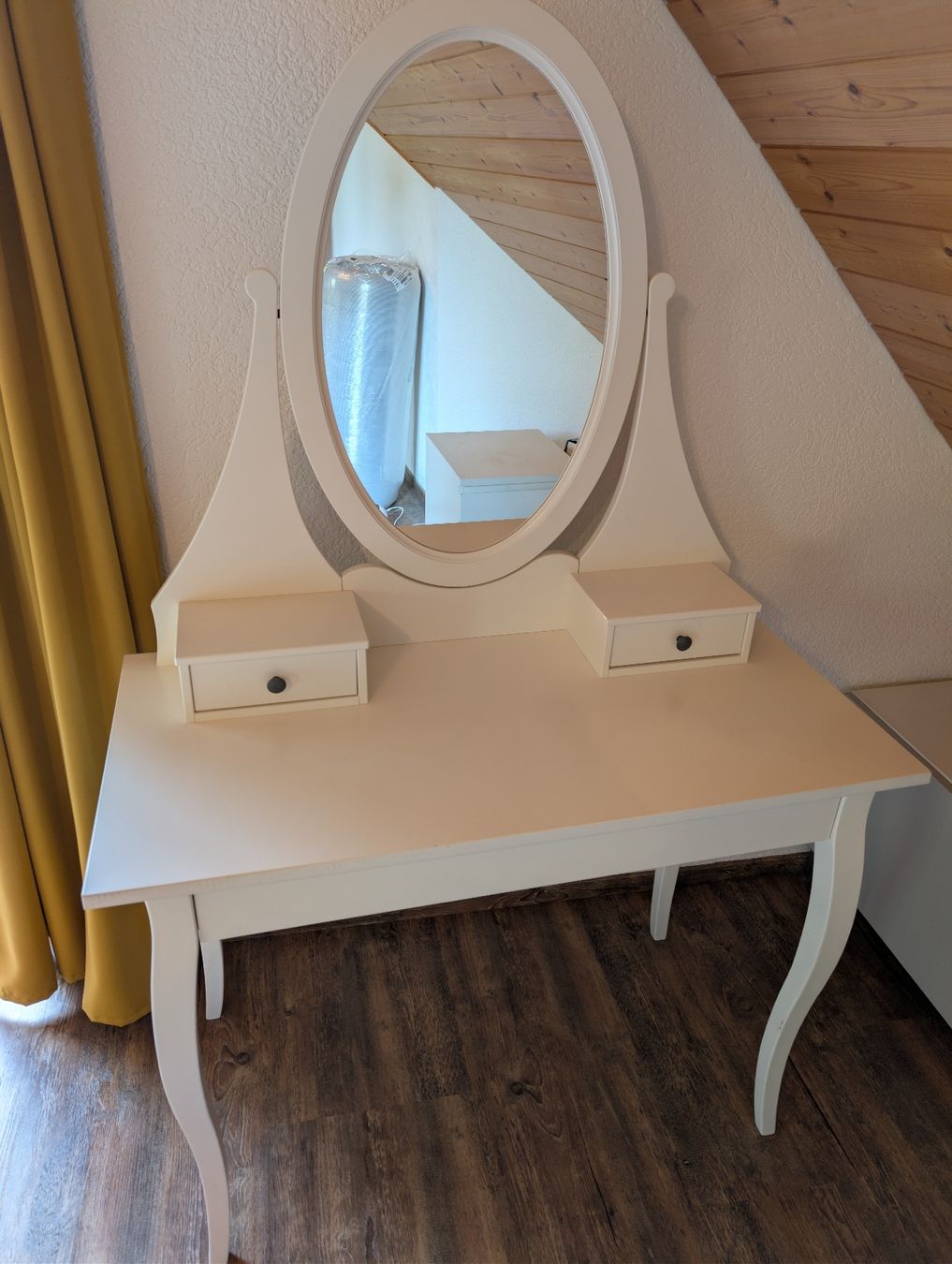 Ikea Tavoli da trucco: Schminktisch mit Spiegel, creme-weiss – Usato da Mümliswil venduto da Sherryli
