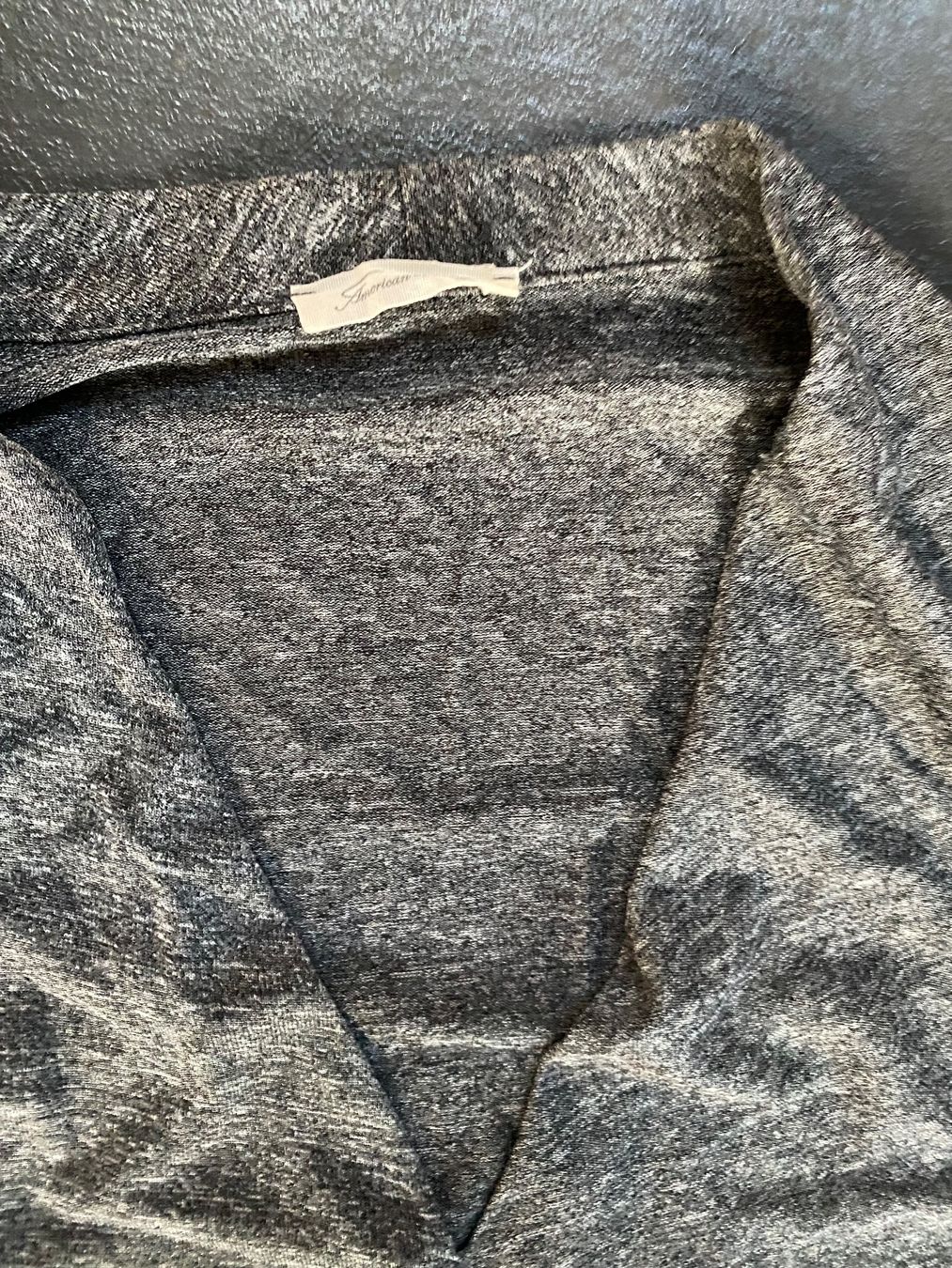 Top: Top Grau American Vintage 38 – Usato da Chur venduto da simhofstr 4