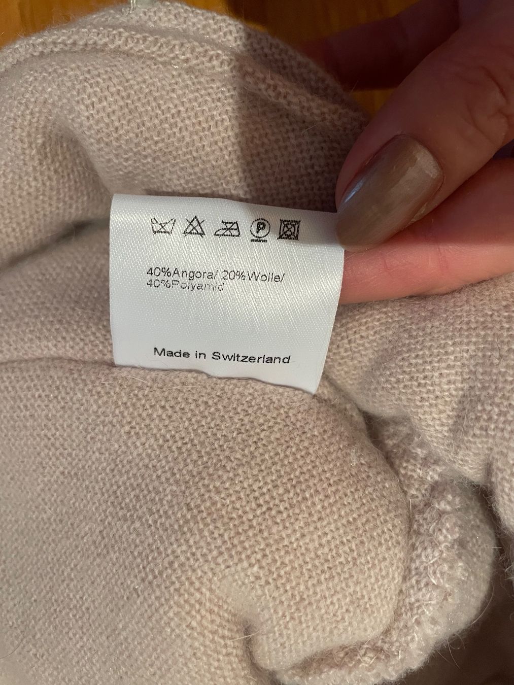 Copricapi, berretti & cappellini: Elegante Wintermütze mit Perlen, beige-rosa – Usato da Münchenstein venduto da nel_57mj 6