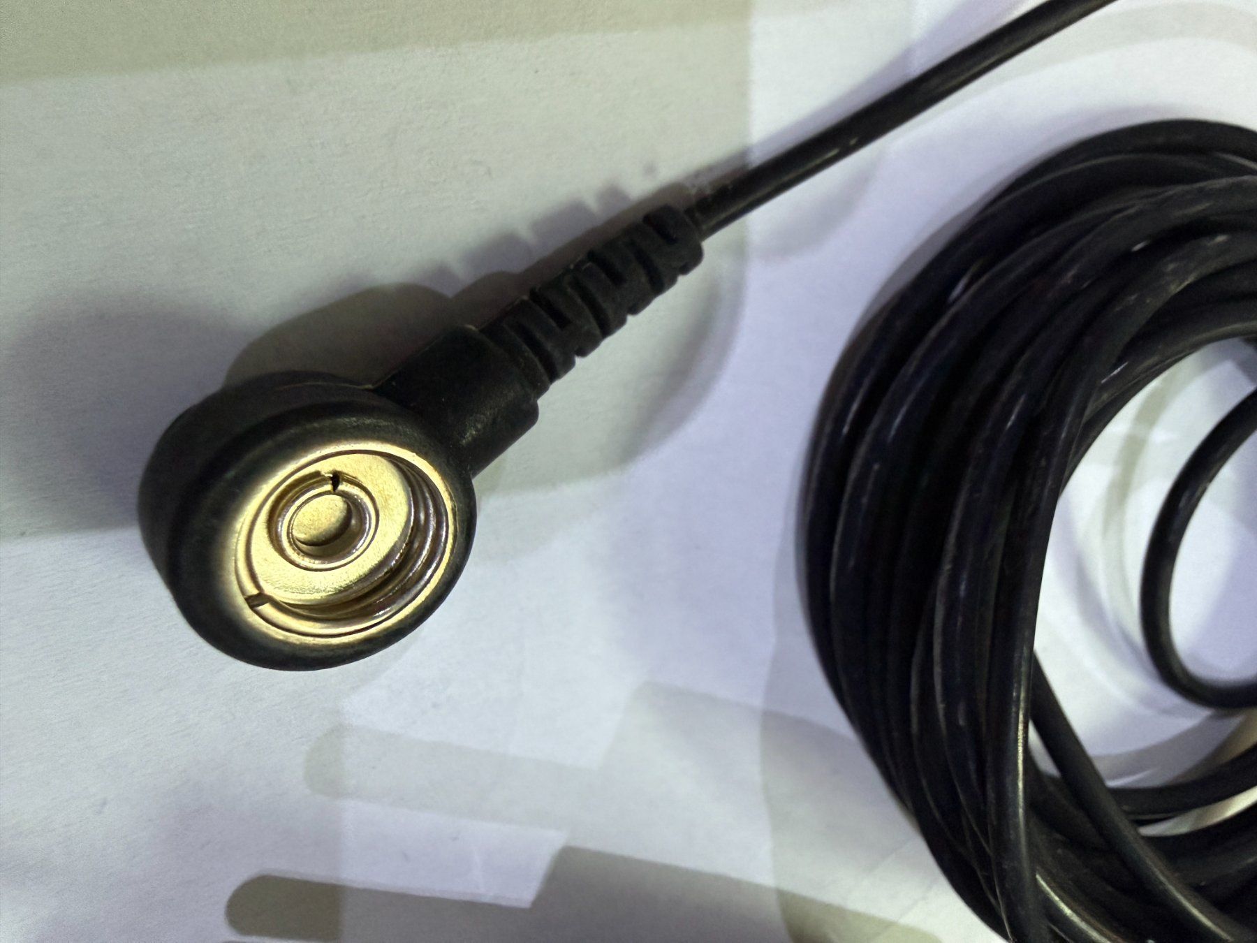 Cavi: ESD Ableit-Verbindungskabel, 3m, 10mm DK, CH-Stecker – Usato da Unterengstringen venduto da Tnovus 3