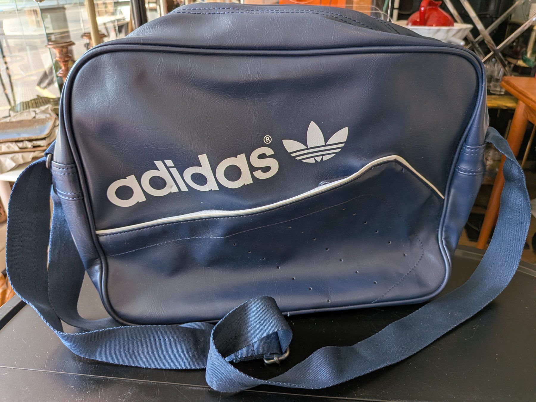 Adidas Taschen: Adidas Tasche – Gebraucht aus Emmen von magelan