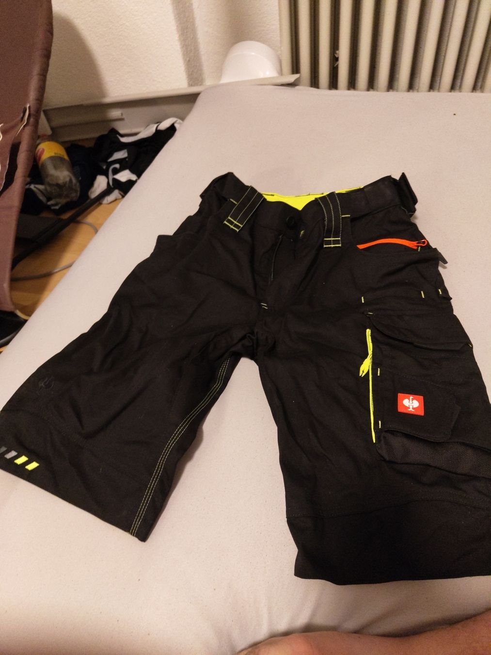 Engelbert Strauss Jeans: Engelbert Strauss work shorts black – Nuovo (secondo la descrizione) da Zetzwil venduto da FrlsNekomaJonny