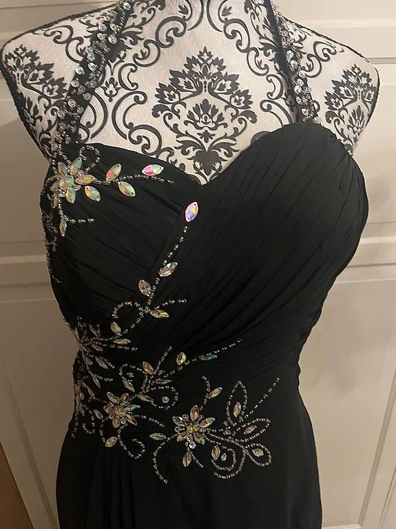 Vestiti: Neu Abendkleid gr M schwarz – Usato da Neuenegg venduto da dur_b79r