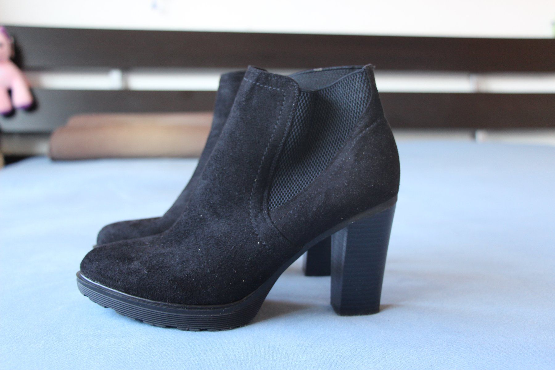 Damenschuhe: Stiefeletten mit Absatz, schwarz, Gr. 40 – Neu (gemäss Beschreibung) aus Laax GR von Schoelli2 4