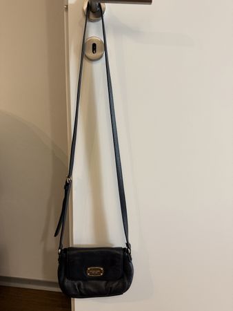 Michael Kors Umhängetasche aus echtem Leder – Schwarz