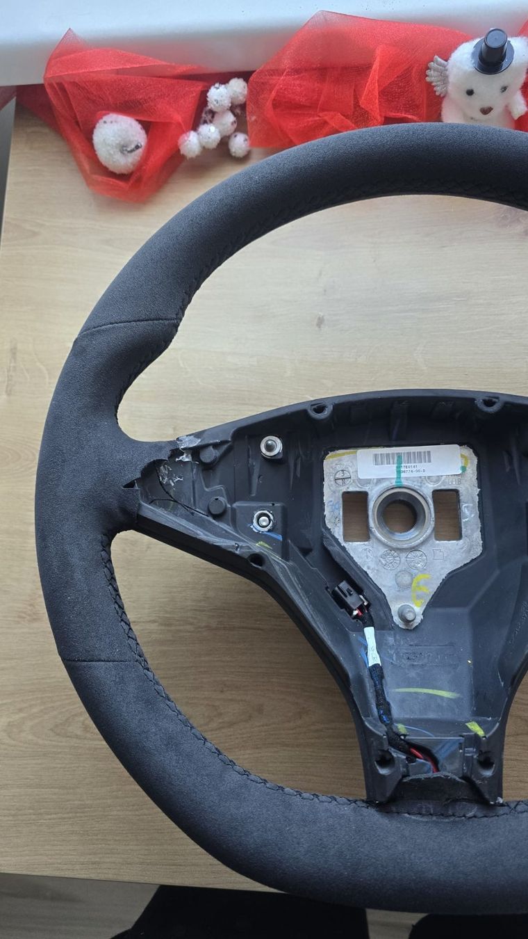 Tesla Automobili: NEU Leder Alcantara lenkrad TESLA S / X – Nuovo (secondo la descrizione) da Auw venduto da Neo_z2rq 1