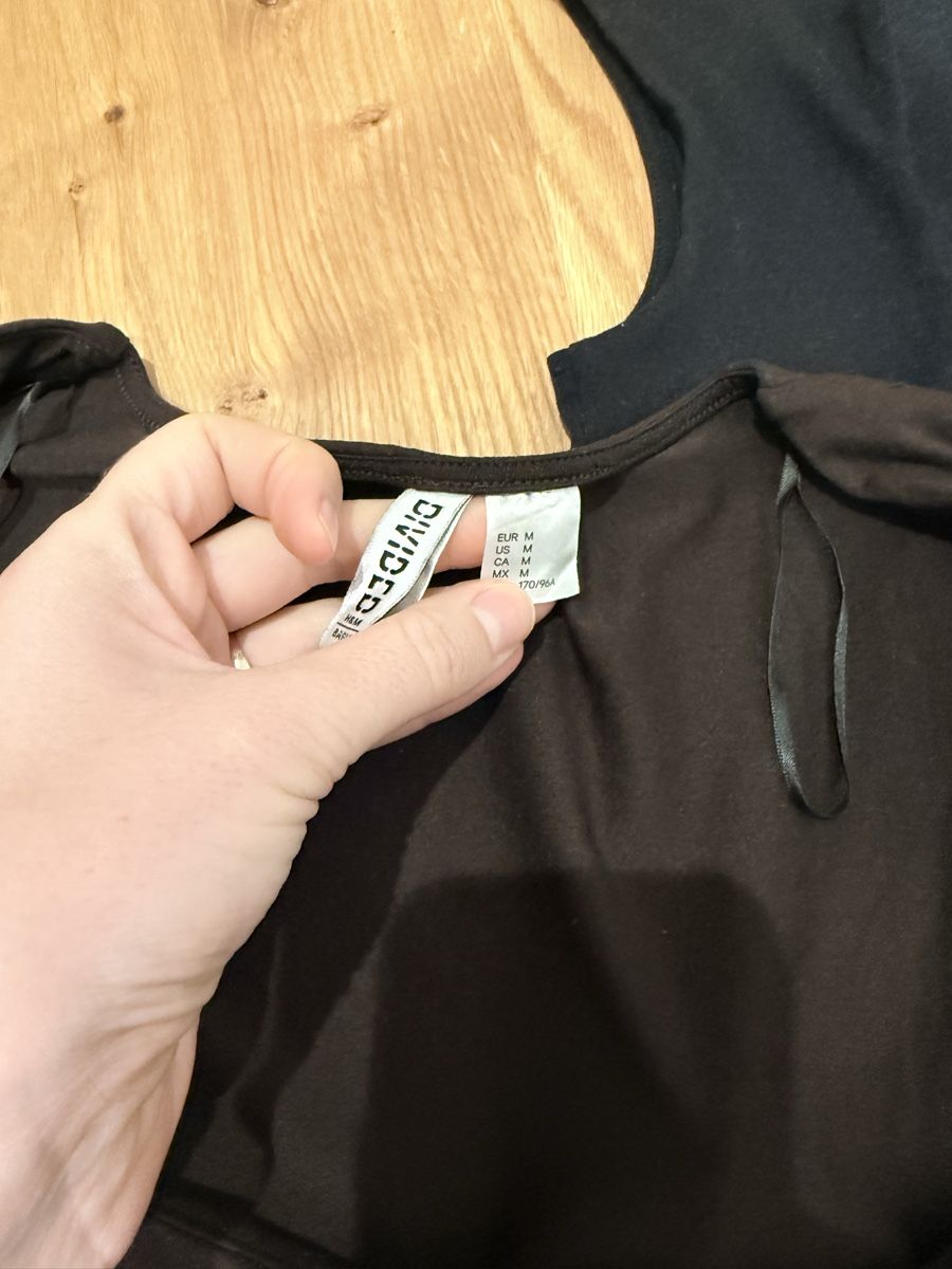 H&M T-shirts: Set Divided Oberteile, Grösse M, ideal – D'occasion à Dotzigen par White_Warrior 1