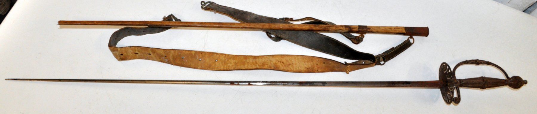 Altre raccolte & rarità: Ancienne épée – Usato da Neuchâtel venduto da Neuchatel