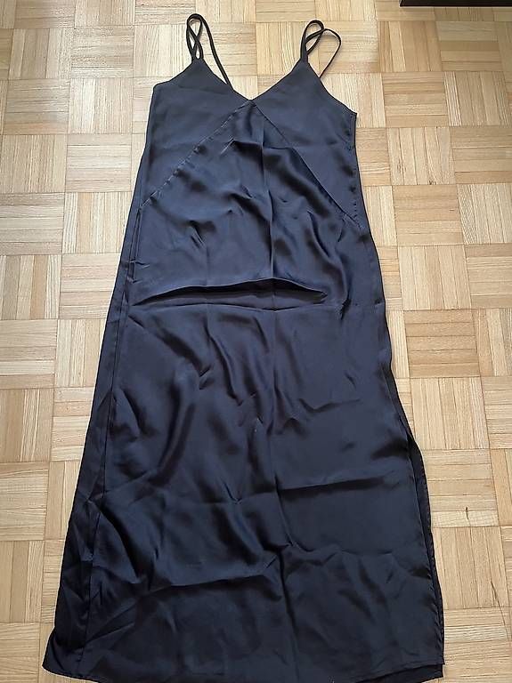 Kleider: Kleid schwarz Grösse XS IndeFeir – Gebraucht aus Zürich von rit_g825