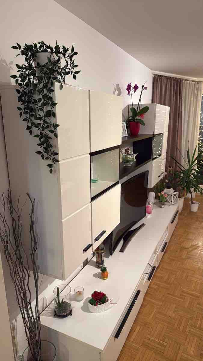 Vitrinen: Wohnwand in Weiss mit Vitrinen-Elementen – Gebraucht aus Reinach BL von dju_2jsk 2