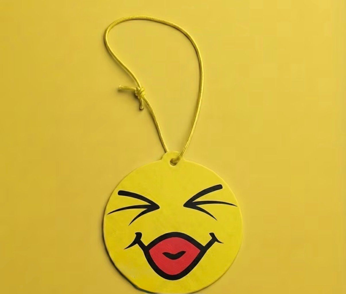 Parfums d'ambiance: Duftbaum Emoji - Kuss Wunderbaum – Neuf avec emballage d'origine à Burg AG par Dein-Expert
