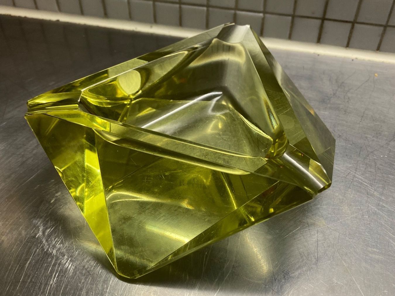 Aschenbecher: aschenbecher Czech Glas Schlevogt Ingrid  Jablonec - 1939 – Gebraucht aus Solothurn von BORGHAGEN 1