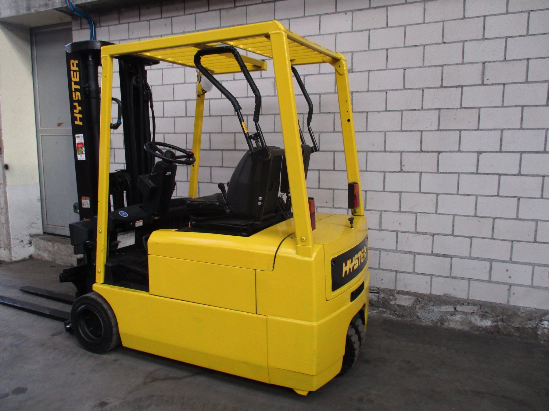 Gabelstapler & Hubwagen: STAPLER  HYSTER J2.00XMT  ELEKTRO  mit STRASSENZULLASSUNG – Gebraucht aus Seon von zomahandel 2