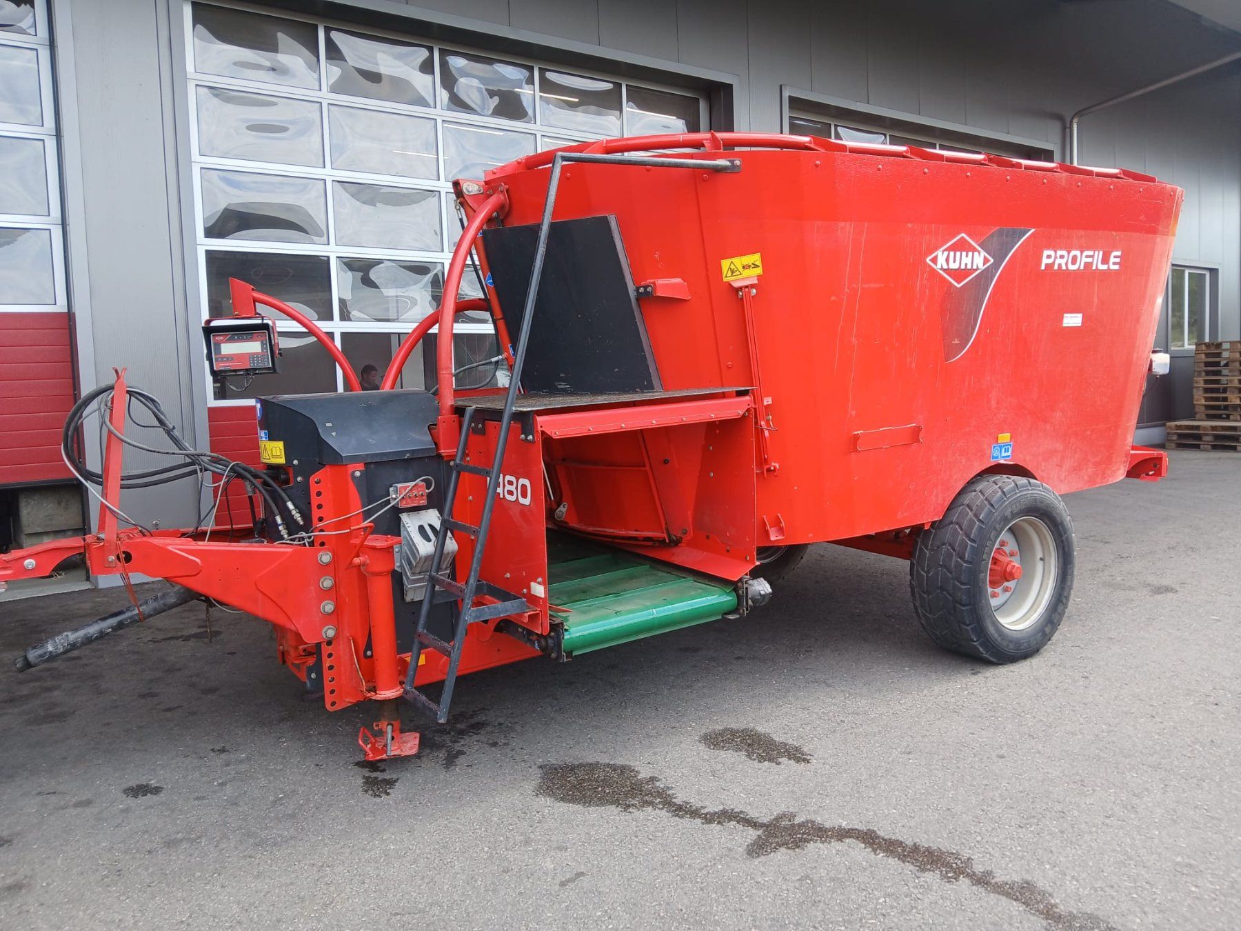 Tutte le macchine: Futtermischwagen – Usato da Roggliswil venduto da PeterMaschinen