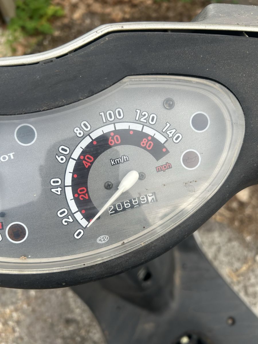Peugeot Scooters: Peugeot vivacity 50cc – Défectueux à Bassecourt par salvo190 3