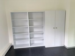 Bücherregal