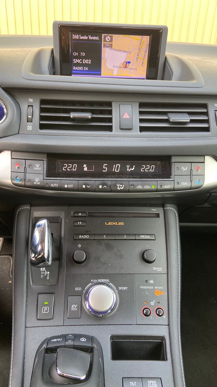Lexus Autos: Lexus CT200H Hybrid – Gebraucht aus Zufikon von red_6gmw 5