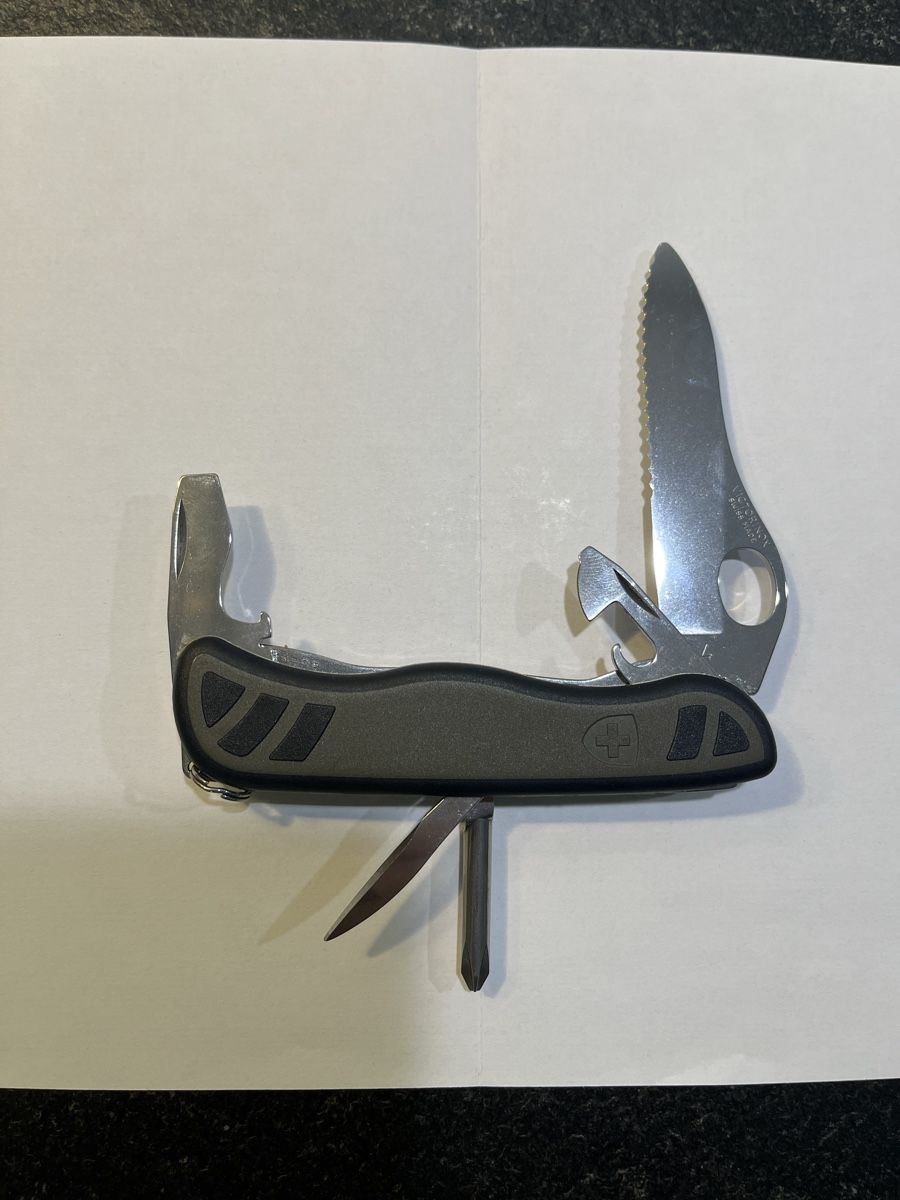 Victorinox Couteaux de poche: Victorinox Soldatenmesser 08 – D'occasion à Bern par Chuchigreni