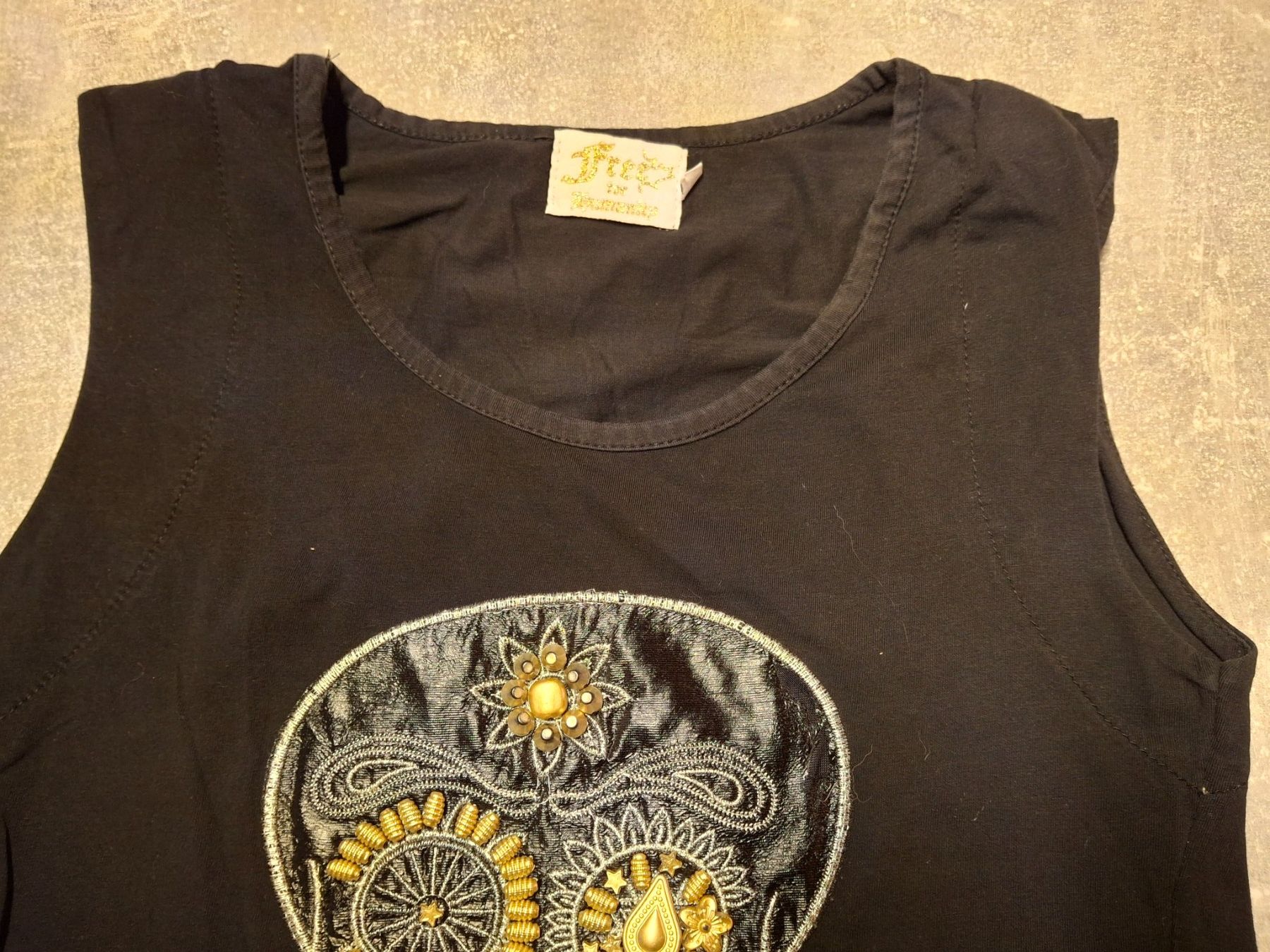T-shirt: T-shirt - liquette taille L marque Free – Usato da Villiers venduto da san_jn5w 5