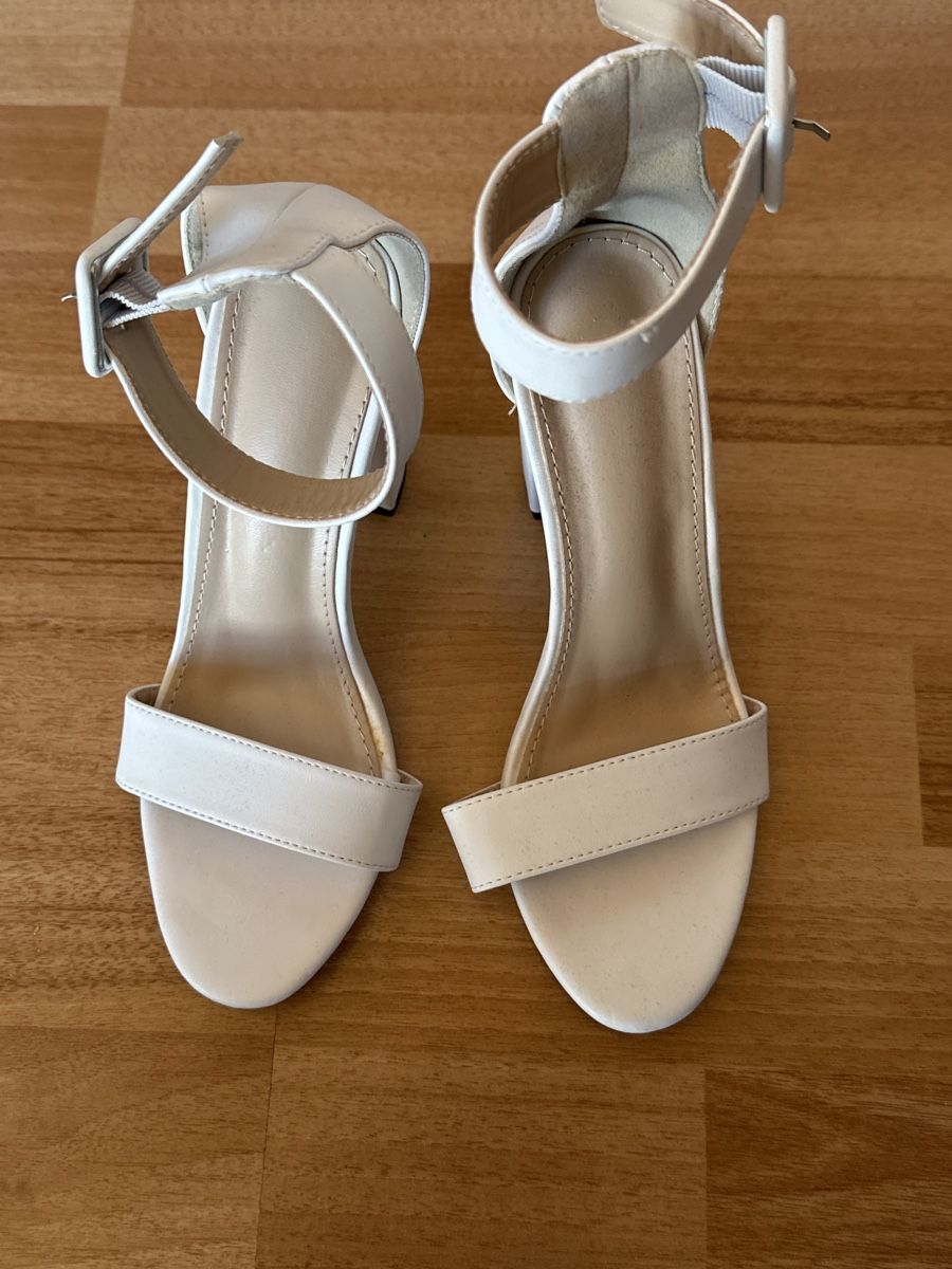 Scarpe da donna: Weisse High Heels Gr. 35 – Usato da St. Gallen venduto da mai_gd7k