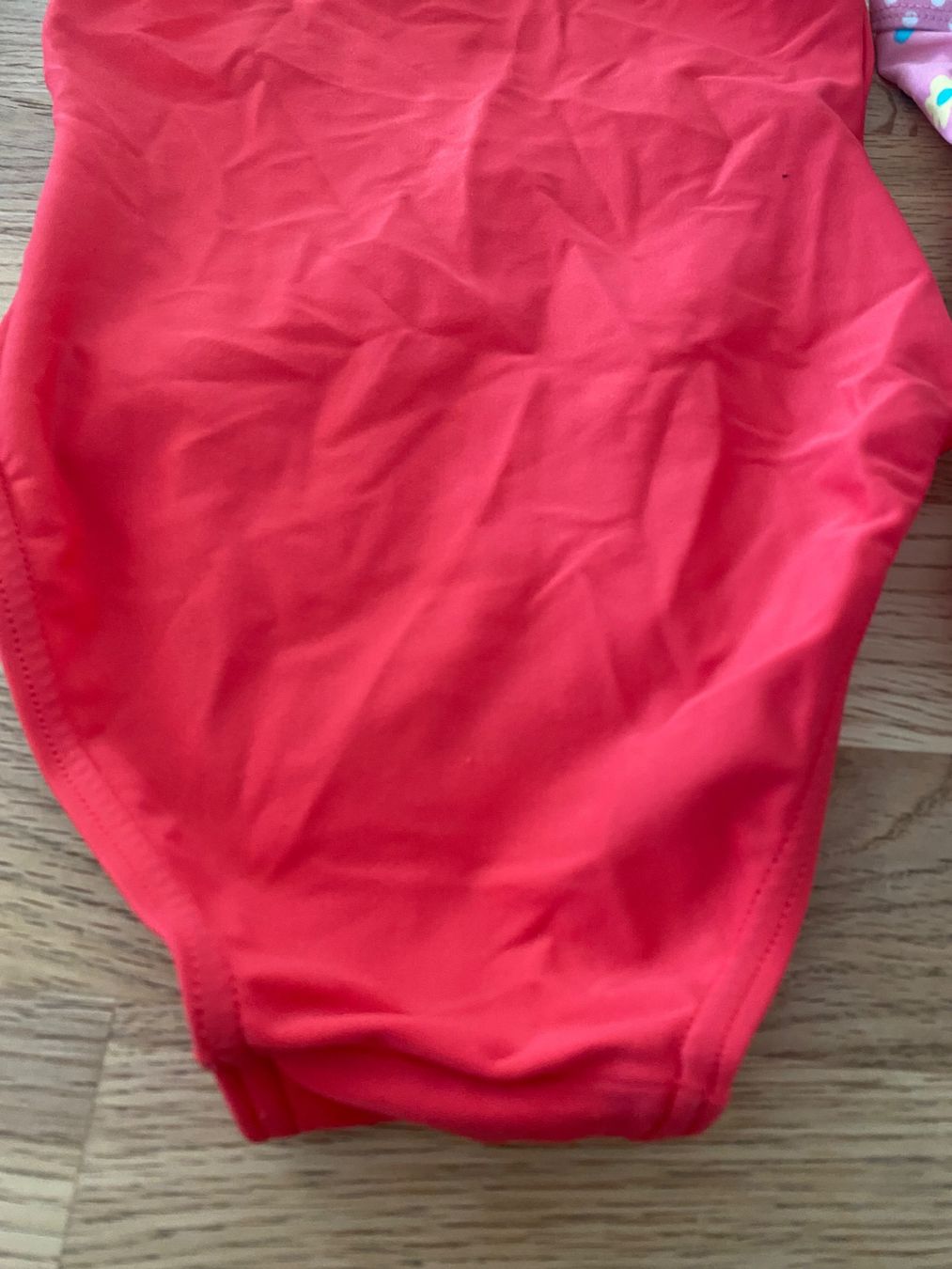 Costumi da bagno & Bikini: 2 Badeanzüge und eine Hose Gr. 110 – Usato da Hauenstein venduto da Ginsy 5