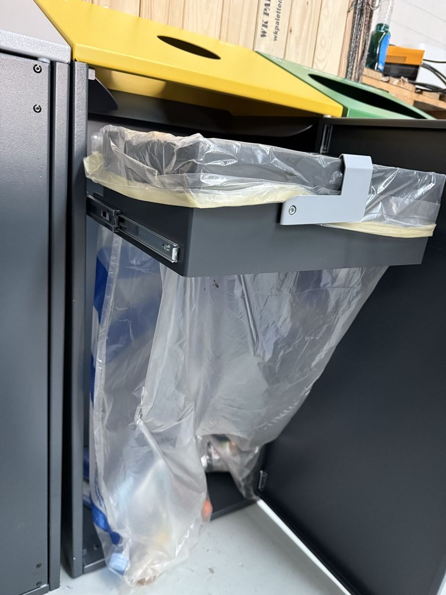 Poubelles: Mülltrenner 110L Pet Dosen oder Müll wird einzeln verkauft! – D'occasion à Wolfwil par RESTPOSTEN-Engros1 5