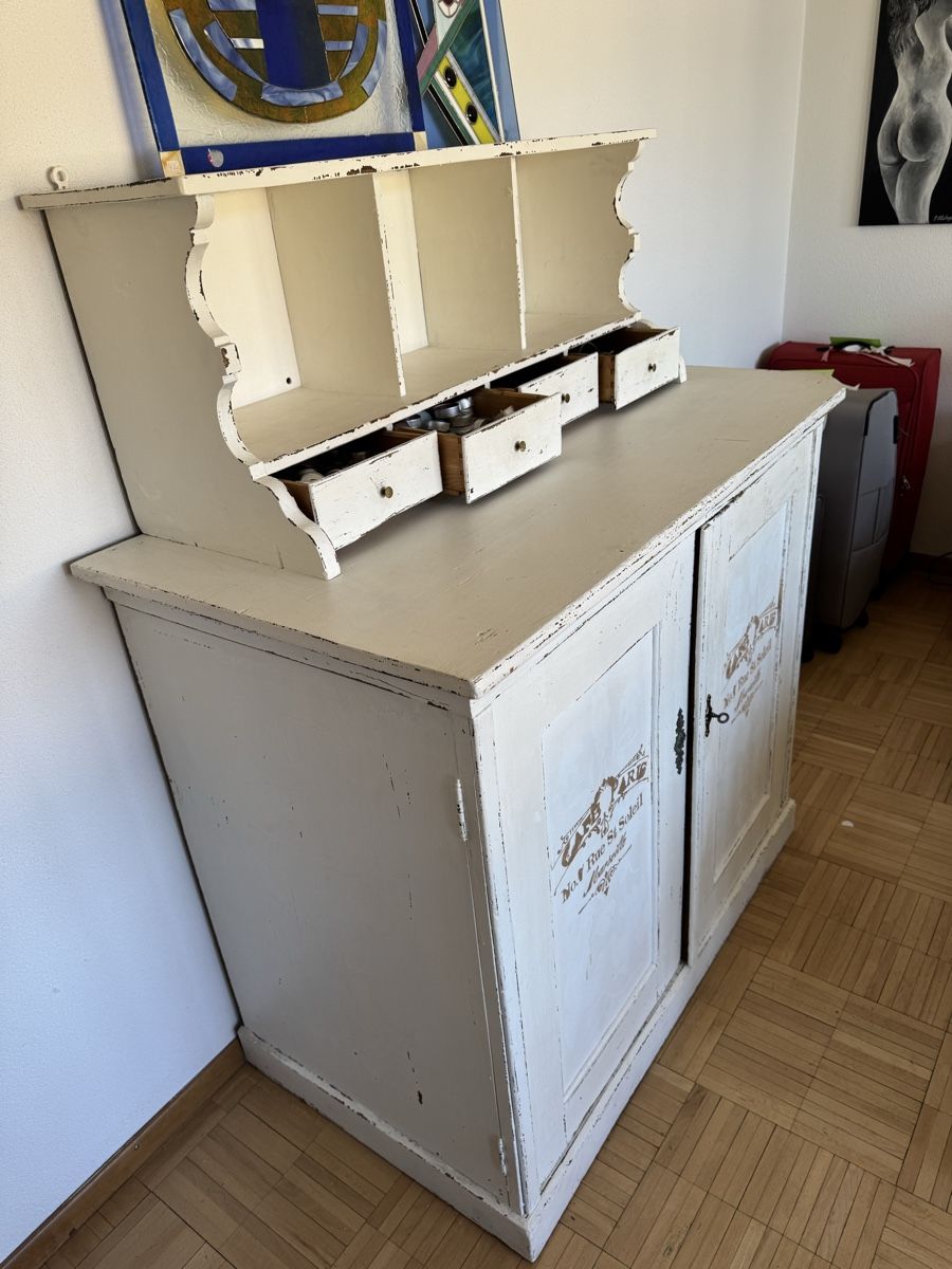 Commodes: Sideboard mit Aufsatz weiss Shabby Chic Gebraucht – D'occasion à Biel/Bienne par Otilla 2