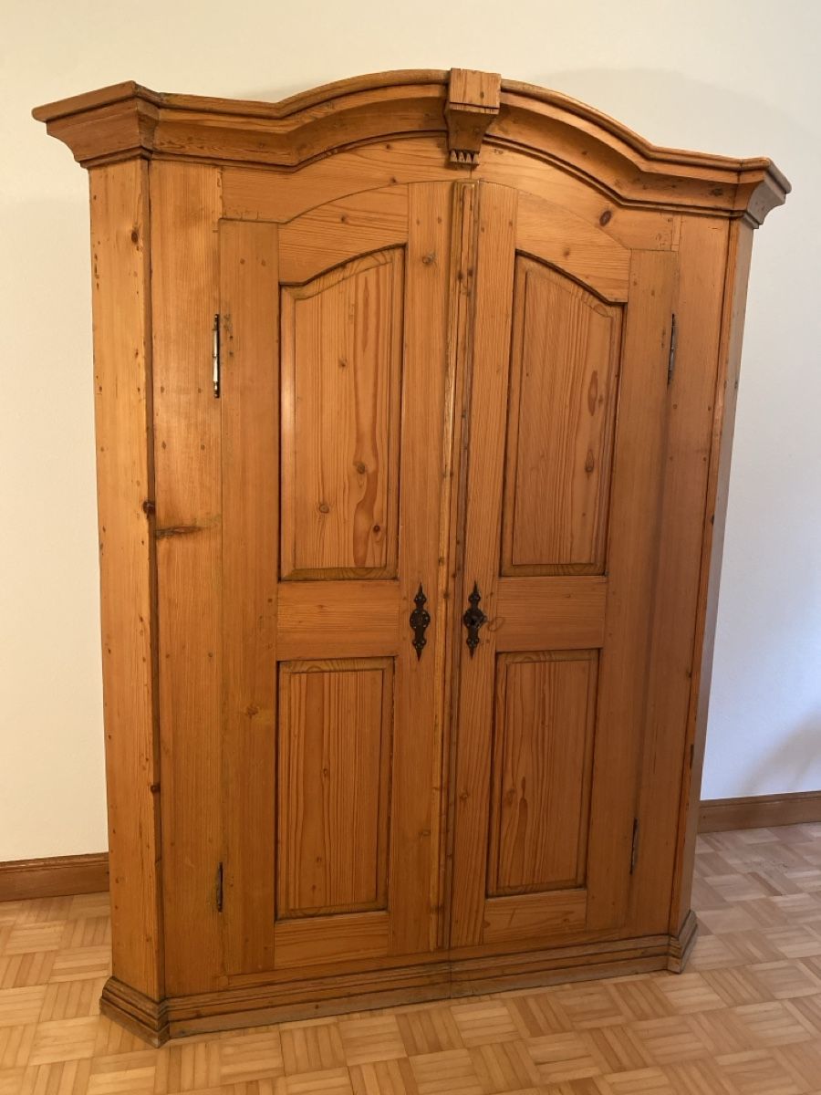 Armadi: Schrank – Usato da Luzern venduto da Gustav-33