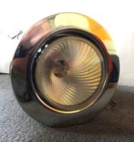 Hochwertiger Halogen-Einbauspot in silber.