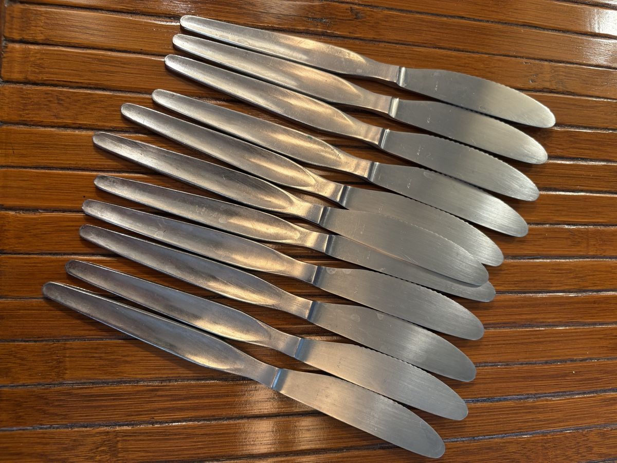 Messer: Lot de couteaux en inox – Gebraucht aus Vufflens-la-Ville von newlifegva 1