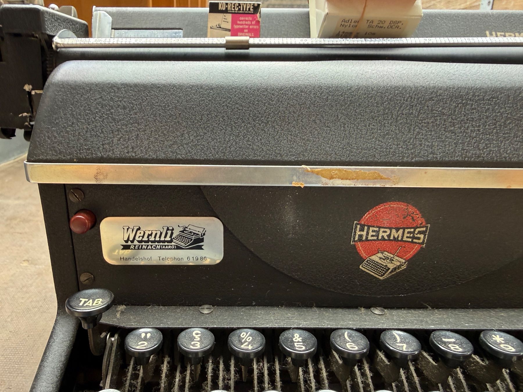 Hermès Macchine da scrivere: Schreibmaschine ANTIK Hermes 6 Standard – Usato da Beinwil am See venduto da Msunneschin 2