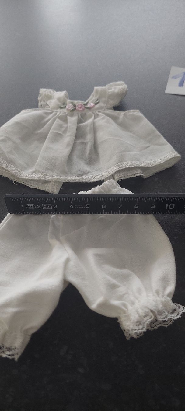 Giocattoli: Puppenkleidchen  – Usato da Muri AG venduto da nindo1 4