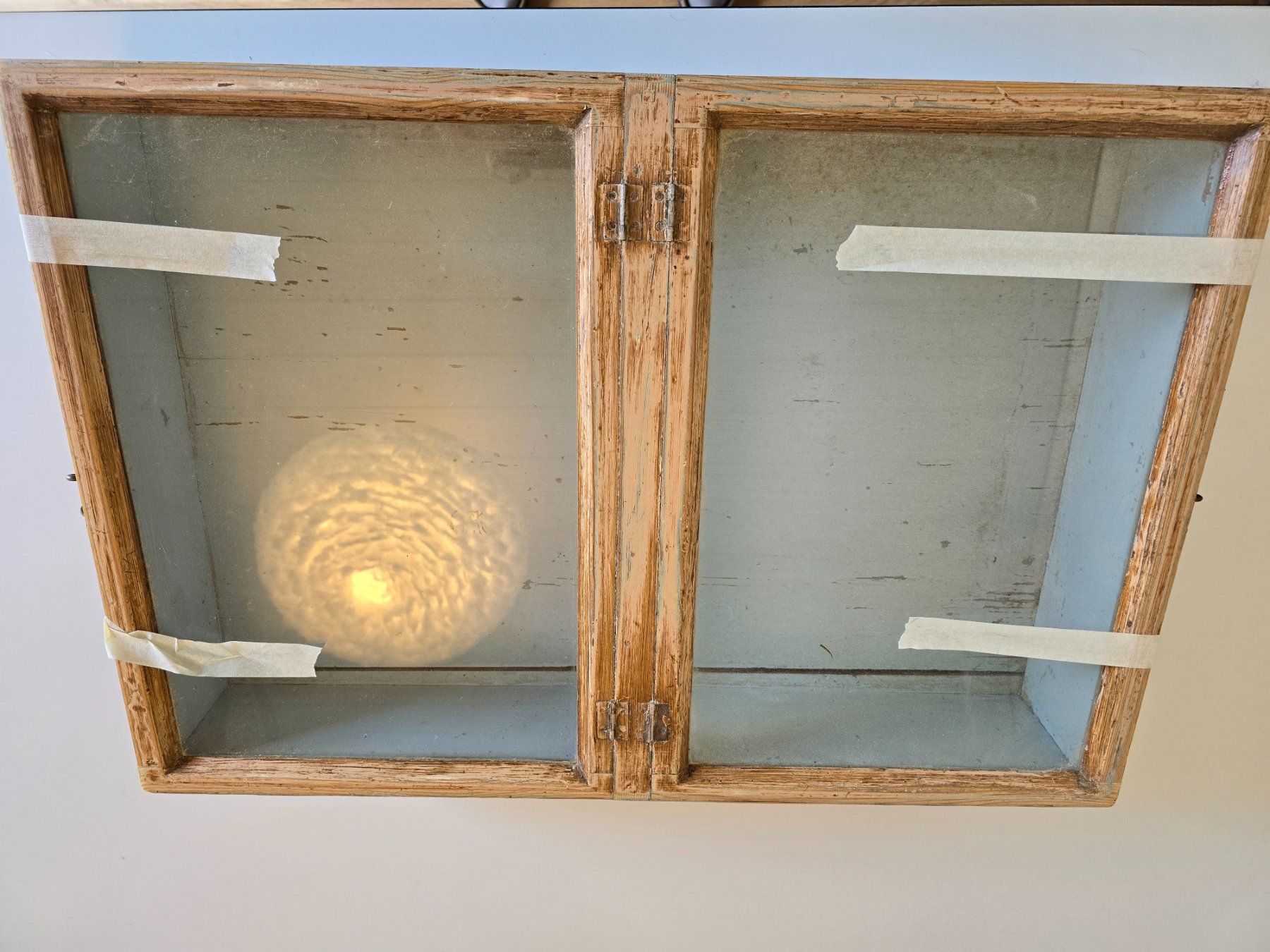 Vetrine: Tisch- oder Hängevitrine, Glasdeckel, H12 / B56 / T44_1antik – Usato da Linden venduto da Rsushi 5