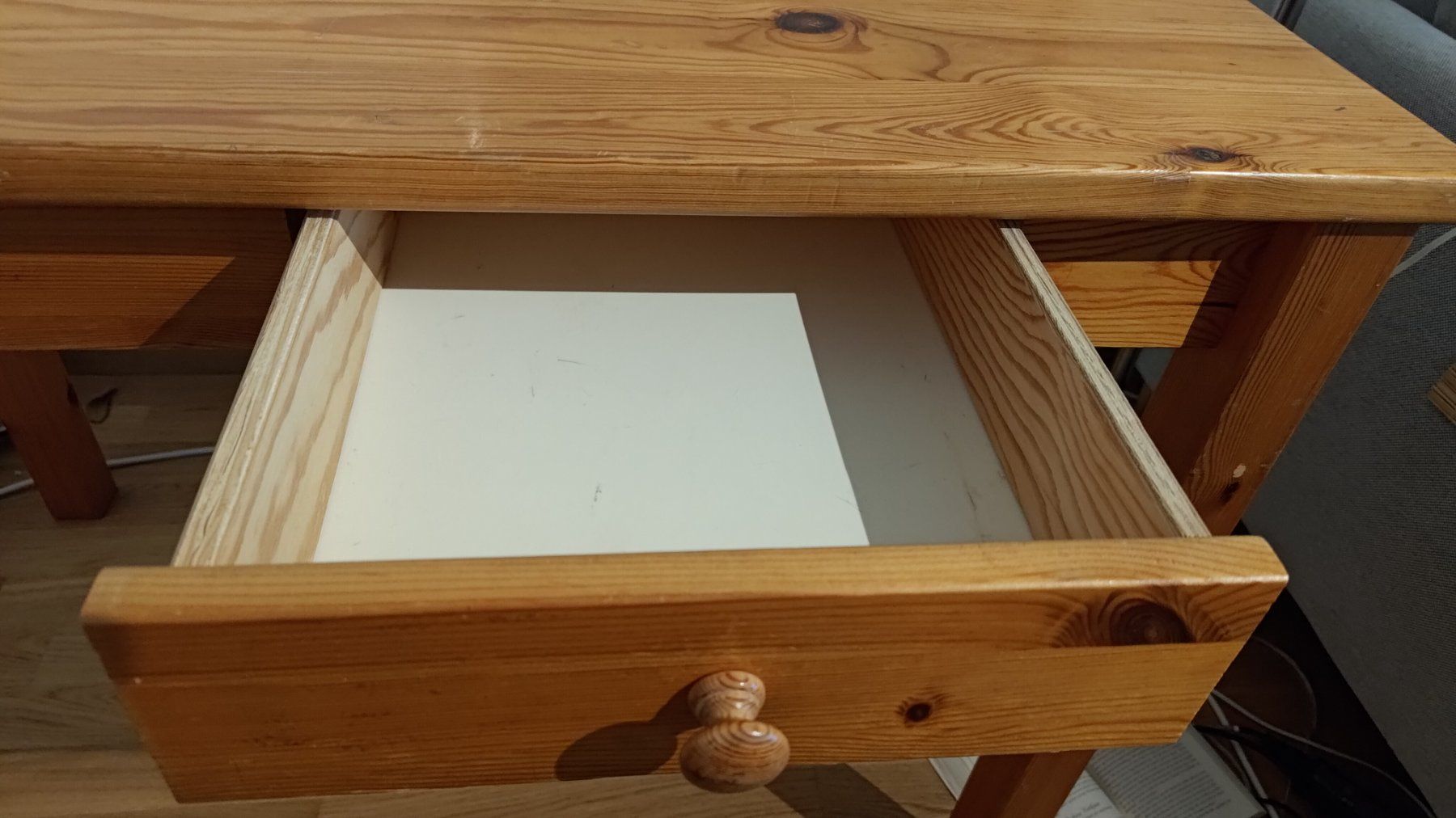 Scrivanie: Schreibtisch aus Holz – Usato da Richterswil venduto da chabwino13 4