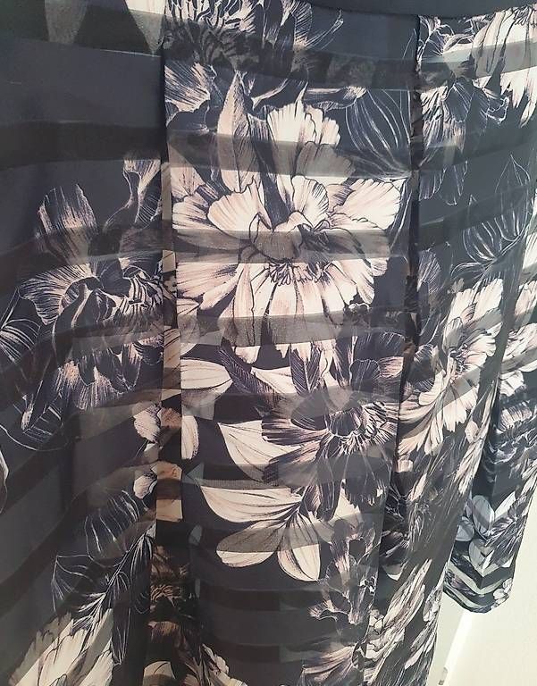 Robes: Wunderschönes kurzes Festkleid Gr.48 – D'occasion à Luzern par maji87 1