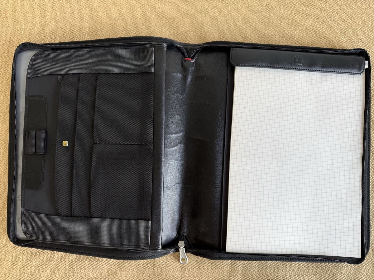 Koffer & Taschen: Schreibmappe Armasuisse Schweizerische Eidgenossenschaft  – Gebraucht aus Konolfingen von petzipetz 3
