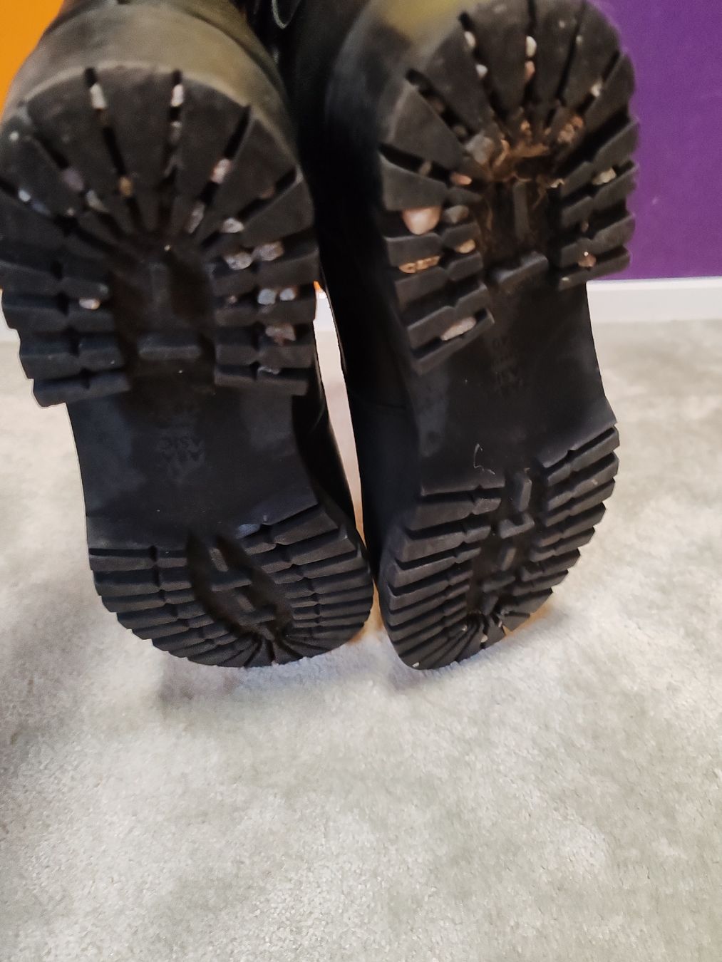 Zara Chaussures femmes: Stiefel Zara Basic mit Schnallen schwarz Grösse 40 – D'occasion à Untervaz par DoniWii1985 2