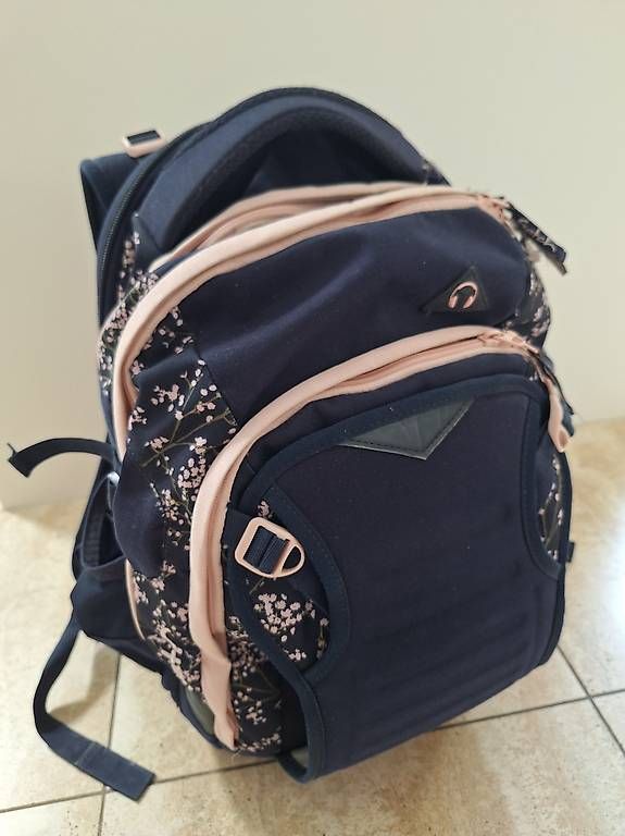 Porte-bébés ventraux & dorsaux: Satch Bloomy Breeze - Dunkelblau – D'occasion à Chur par weinher